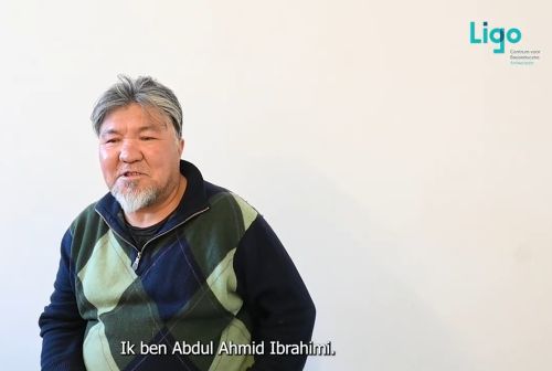 Ibrahimi volgt de cursus Nederlands in de buurt